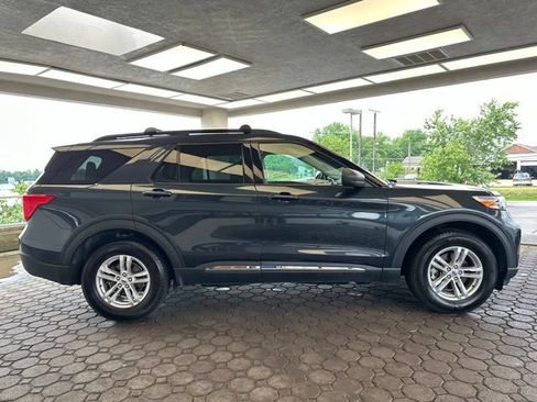 Used 2023 Ford Explorer XLT w/ Class IV Trailer Tow Package AWD/4WD image 4