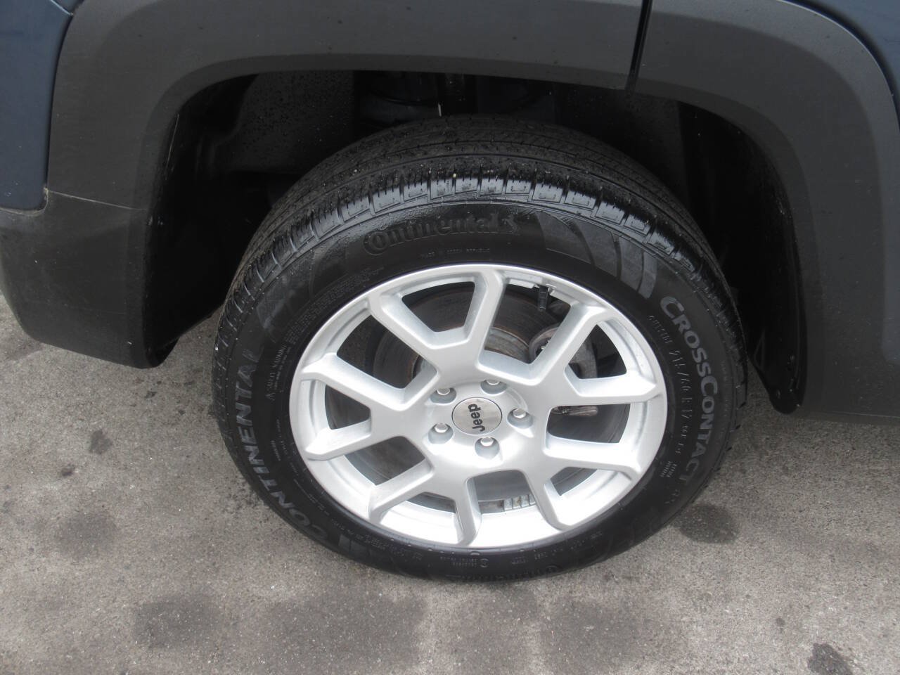 Used 2023 Jeep Renegade Latitude w/ Premium Group AWD/4WD image 8