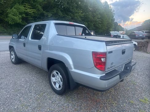 Used 2010 Honda Ridgeline RT image 3