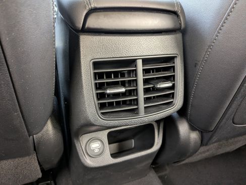 Certified 2021 Kia Seltos SX w/ SX Sunroof Package image 19