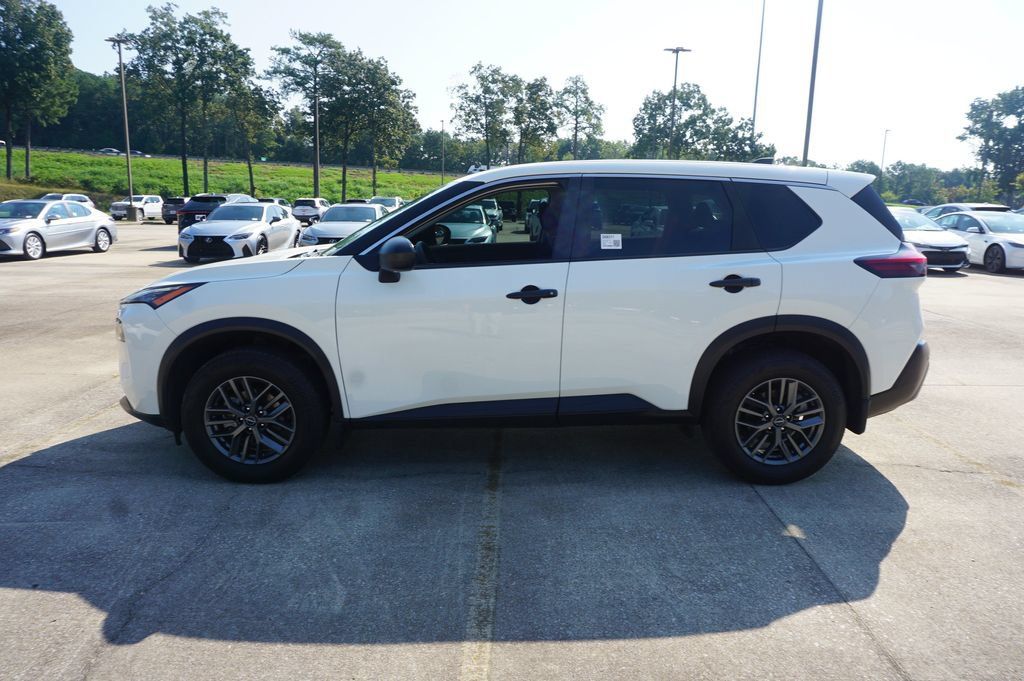 Used 2023 Nissan Rogue S FWD image 16