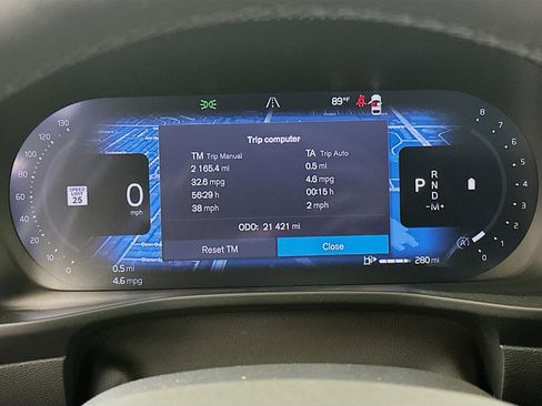 Used 2025 Volvo XC40 B5 Plus AWD/4WD image 19