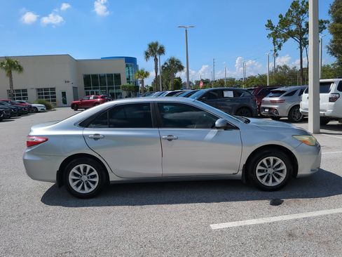 Used 2015 Toyota Camry LE FWD image 8