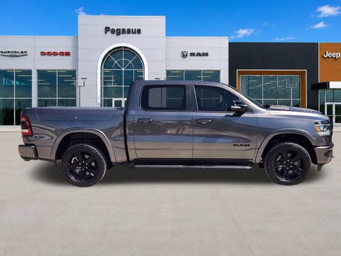 Used 2022 RAM 1500 Laramie AWD/4WD image 7