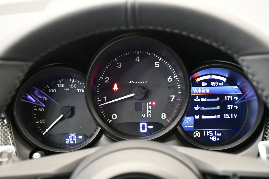 Certified 2026 Porsche Macan Turbo AWD/4WD image 29