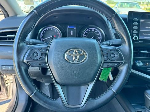 Used 2022 Toyota Camry SE FWD image 12