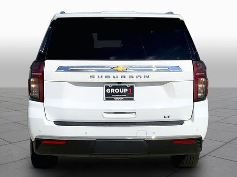 Certified 2024 Chevrolet Suburban LT RWD image 5