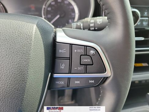 Used 2023 Toyota Highlander XLE FWD image 25