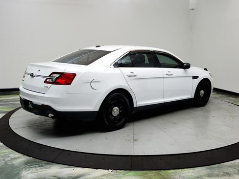 Used 2018 Ford Taurus SE image 5