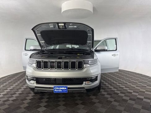 Used 2022 Jeep Wagoneer Series III w/ Convenience Group I image 14