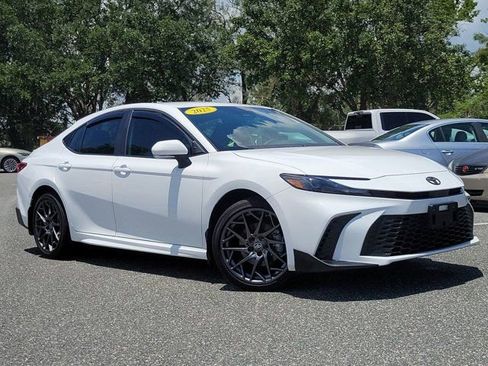 Used 2025 Toyota Camry SE AWD/4WD image 35