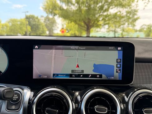 Used 2020 Mercedes-Benz GLB 250 image 5