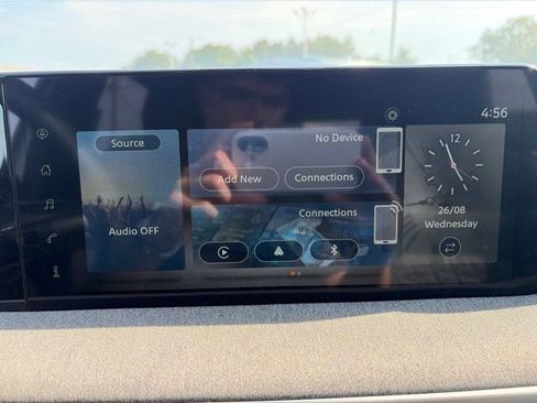 Used 2025 Nissan Kicks SV FWD image 31
