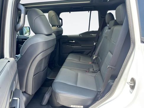Used 2024 Lexus GX 550 AWD/4WD image 23
