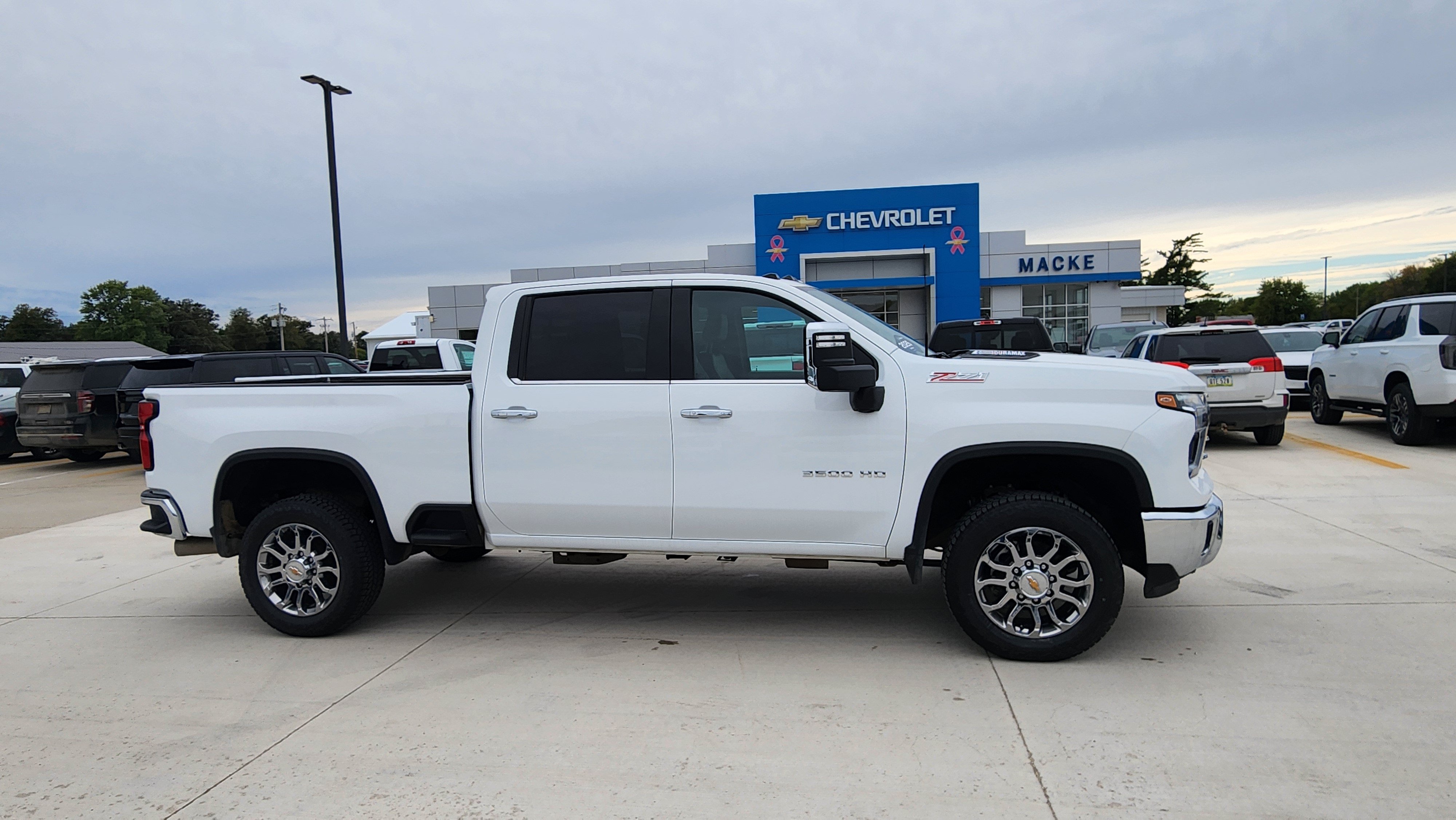 Certified 2026 Chevrolet Silverado 3500 LTZ w/ LTZ Plus Package AWD/4WD image 4