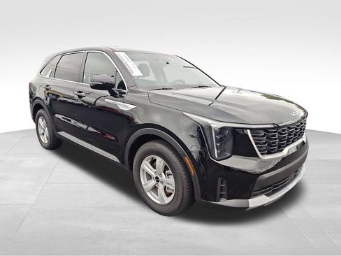 Used 2026 Kia Sorento LX FWD image 7