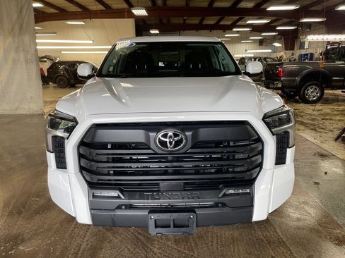 Used 2024 Toyota Tundra SR5 w/ SR5 Convenience Package AWD/4WD image 8