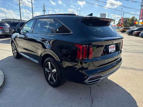 Used 2022 Kia Sorento S image 5