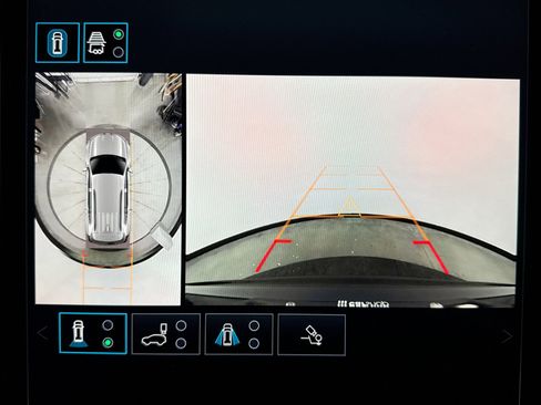 Used 2024 GMC Acadia Elevation image 16