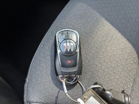 Used 2025 Buick Encore GX Preferred FWD image 21