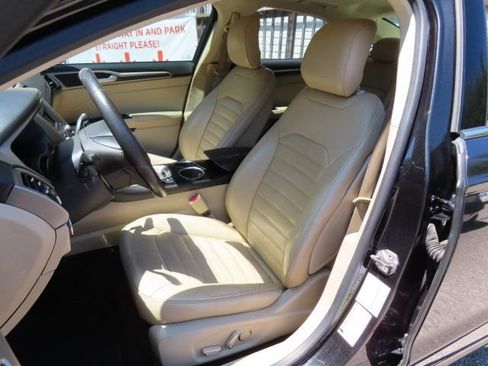 Used 2013 Ford Fusion SE FWD image 18