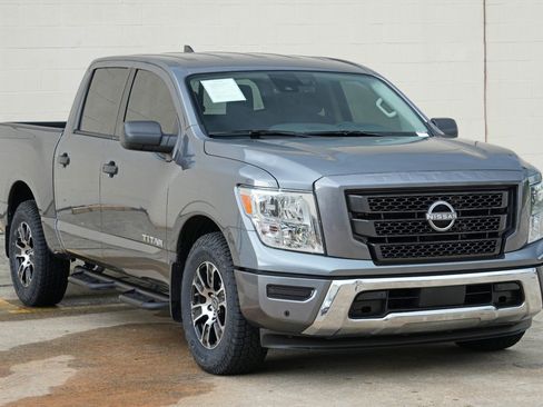 Used 2023 Nissan Titan SV w/ SV Convenience Package RWD image 47