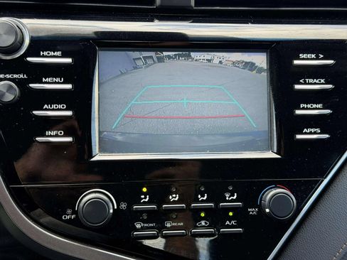 Used 2018 Toyota Camry LE FWD image 24