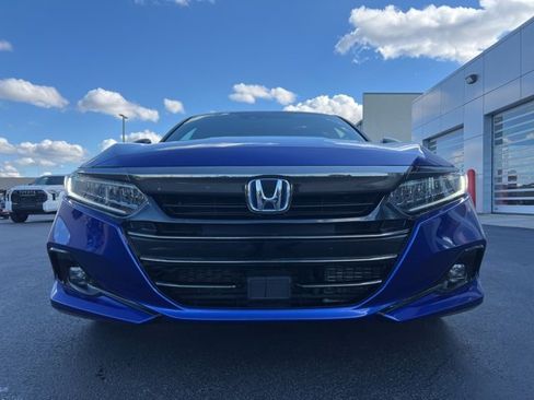 Used 2022 Honda Accord Sport image 2