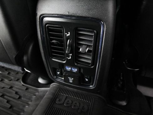 Used 2021 Jeep Grand Cherokee Limited w/ Luxury Group II AWD/4WD image 42