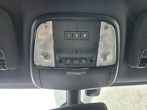 Used 2025 Dodge Durango GT AWD/4WD image 21
