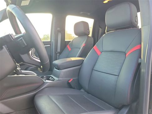 Used 2024 Chevrolet Colorado Z71 w/ Z71 Convenience Package 2 image 17