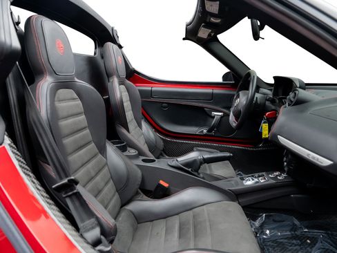 Used 2015 Alfa Romeo 4C Spider w/ Spider Track Package image 33