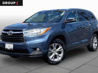 Used 2015 Toyota Highlander XLE FWD video 1