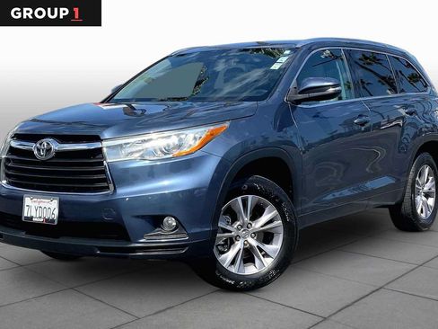 Used 2015 Toyota Highlander XLE FWD image 1