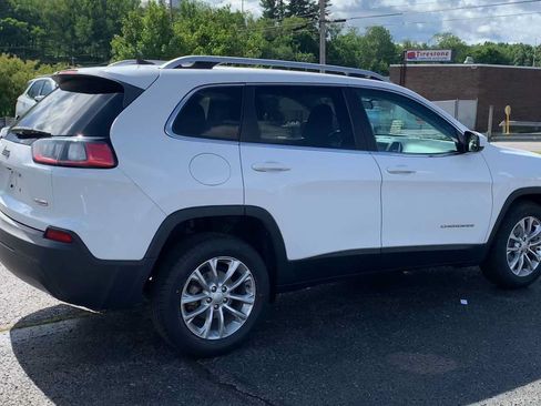 Used 2019 Jeep Cherokee Latitude w/ Popular Appearance Group FWD image 8