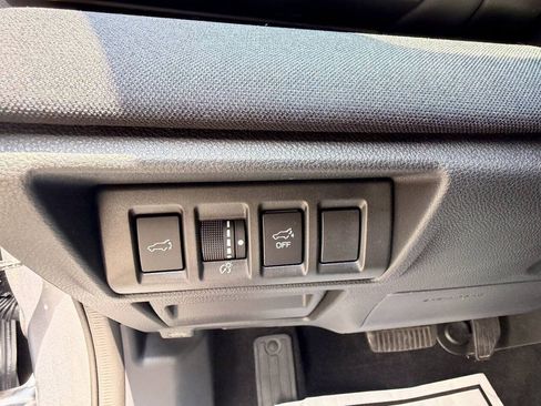 Used 2025 Subaru Outback Premium AWD/4WD image 36