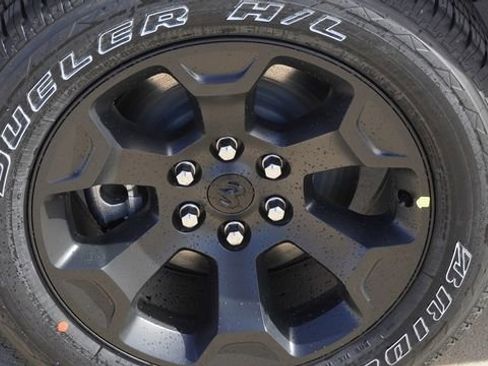 New 2026 RAM 1500 4x4 Crew Cab image 11