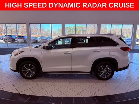 Used 2018 Toyota Highlander XLE image 5