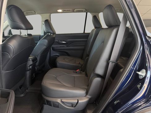 Used 2024 Toyota Grand Highlander AWD image 26