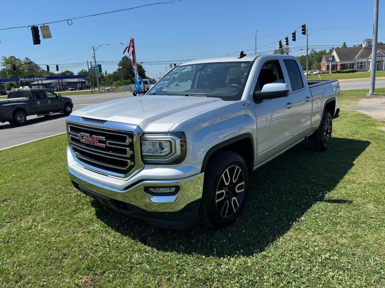 Used 2019 GMC Sierra 1500 SLE w/ SLE Value Package AWD/4WD image 5