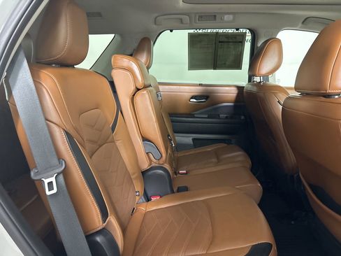 Used 2023 Nissan Pathfinder Platinum w/ Cargo Package image 29