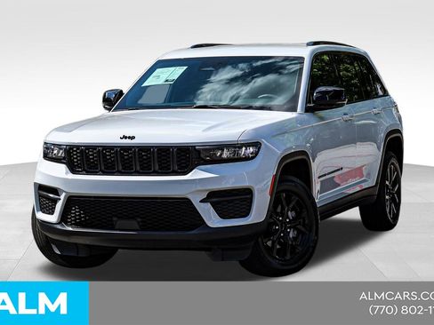 Used 2025 Jeep Grand Cherokee Altitude AWD/4WD image 1