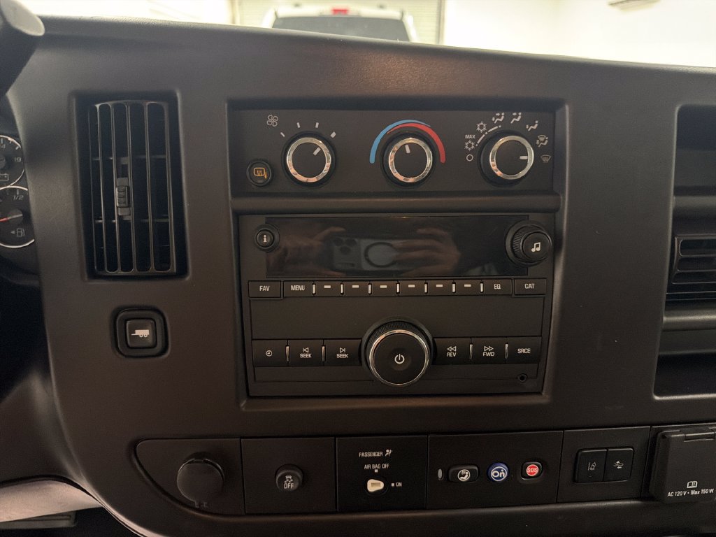 Used 2025 Chevrolet Express 3500 LT w/ LT Preferred Equipment Group RWD image 14