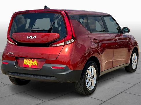 Used 2022 Kia Soul LX w/ Technology Package FWD image 12