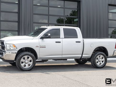 Used 2018 RAM 2500 Tradesman w/ Chrome Appearance Group AWD/4WD image 3