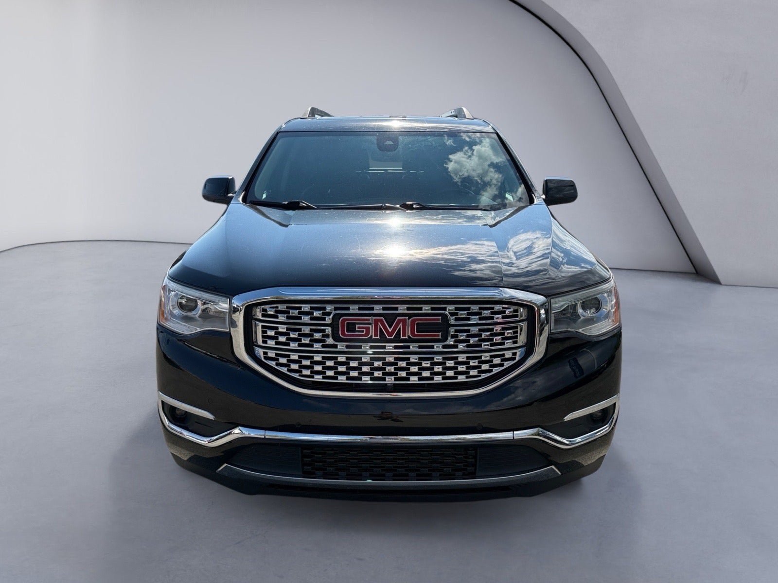 Used 2017 GMC Acadia Denali w/ Technology Package AWD/4WD image 8