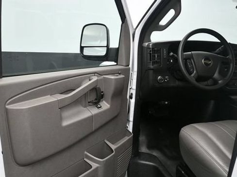 Used 2024 Chevrolet Express 3500 LS RWD image 20