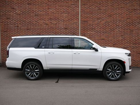 Used 2021 Cadillac Escalade ESV Sport Platinum AWD/4WD image 26