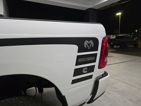 Used 2024 RAM 2500 Laramie image 16