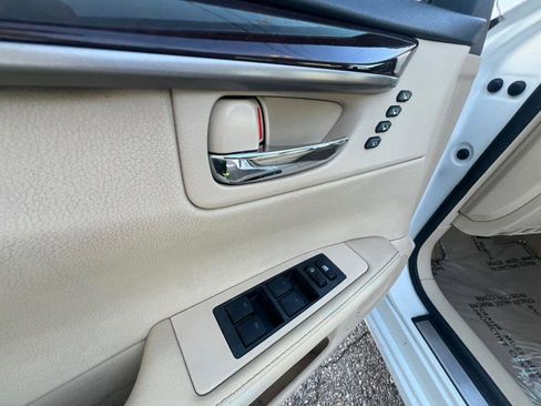 Used 2013 Lexus ES 350 image 9